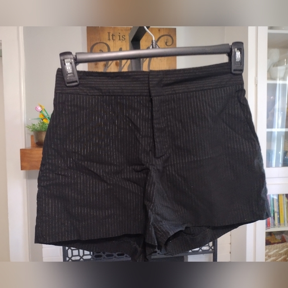 FIFTEEN TWENTY shorts Black And White Pinstripe - Picture 1 of 3